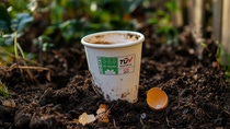 For sustainable food packaging, Metpack, Istanbul, now offers paper and board which is certified home-compostable and coated with BASF’s ecovio® 70 PS14H6.
Photo: BASF SE For sustainable food packaging, Metpack, Istanbul, now offers paper and board which is certified home-compostable and coated with BASF’s ecovio® 70 PS14H6.
Photo: BASF SE