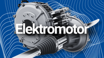 E-Mobilität: Grauer Elektromotor auf blauem Hintergrund E-Mobilität: Grauer Elektromotor auf blauem Hintergrund