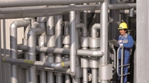 Mit GuD-Kraftwerken effizient Strom gewinnen / Generating power efficiently with cogeneration plants Mit GuD-Kraftwerken effizient Strom gewinnen / Generating power efficiently with cogeneration plants