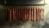 Innovative Ultramid® H enables smokability of sausages in artificial casings with subsequent drying.
Photo: BASF